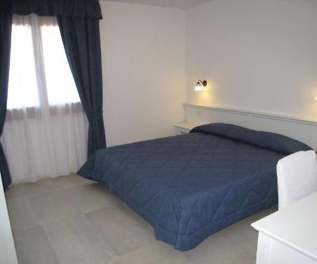 Sillia Appartamenti Pinzolo Oda fotoğraf